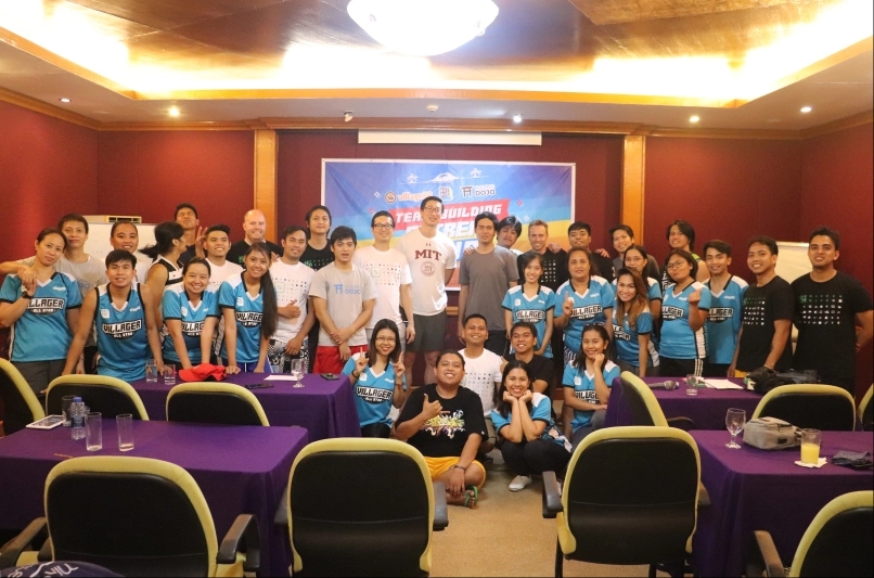 2018 Team Retreat in Rizal, Philippines with Michael Choi (Coding Dojo, Chairman) and Richard Wang (Coding Dojo, CEO).